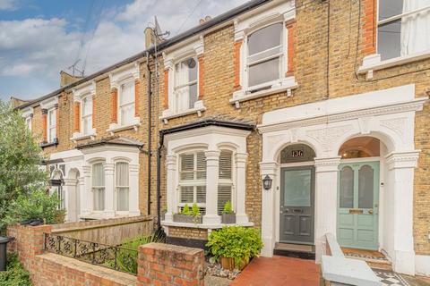 136 Roding Road, London, E5 0DS