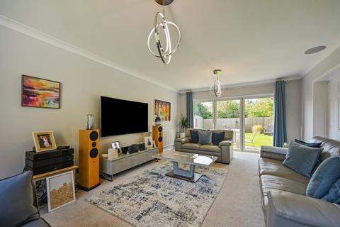 9 Cherry Glebe, Mersham, Ashford, TN25 6NL