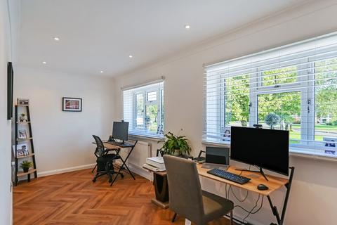 9 Cherry Glebe, Mersham, Ashford, TN25 6NL