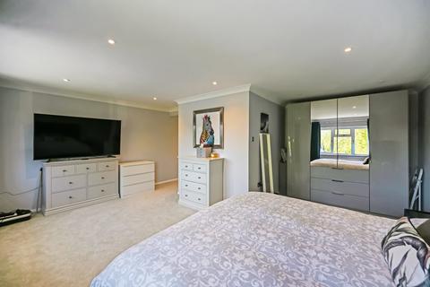 9 Cherry Glebe, Mersham, Ashford, TN25 6NL