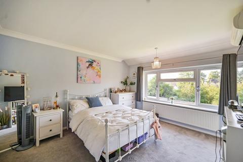 9 Cherry Glebe, Mersham, Ashford, TN25 6NL