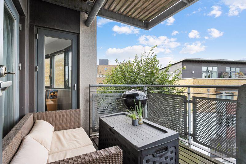 The Chronos Building, Mile End Road... 2 bed apartment - £2,500 pcm (£ ...
