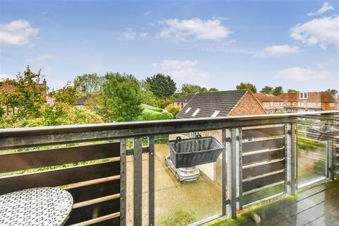 3 bedroom townhouse for sale, Waterside, Boroughbridge