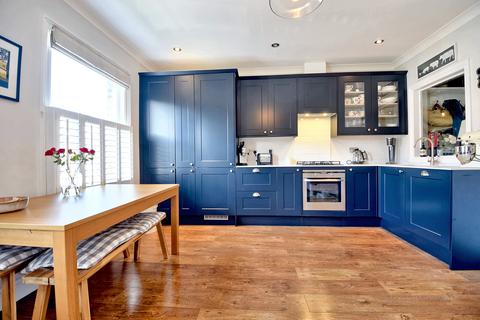 3 bedroom maisonette for sale, Courthope Road, Hampstead, London NW3