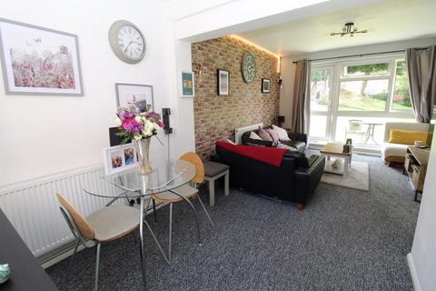 2 bedroom flat for sale, Townfield Gardens, Altrincham WA14