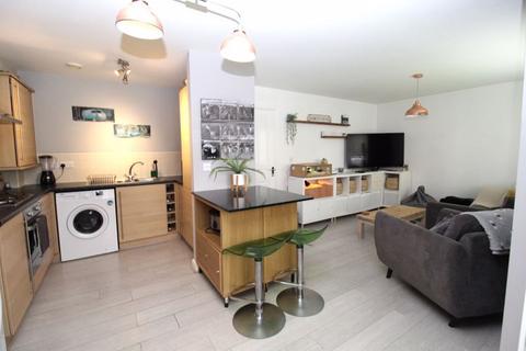 Apartment 11, 7 Pineacre Close, West Timperley, Altrincham, WA14 5YE