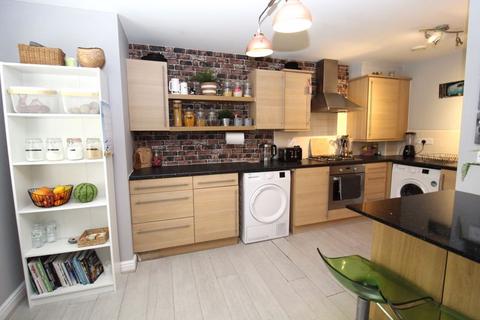 Apartment 11, 7 Pineacre Close, West Timperley, Altrincham, WA14 5YE