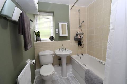 Apartment 11, 7 Pineacre Close, West Timperley, Altrincham, WA14 5YE