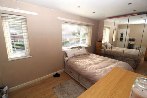 3 Bramble Walk, Manchester, M22 1AY