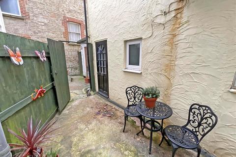 2 bedroom ground floor maisonette for sale, Victoria Street, Ventnor, Isle of Wight