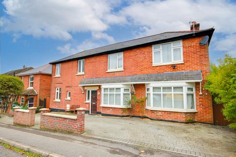 4 bedroom detached house for sale, BITTERNE PARK! NO FORWARD CHAIN! IMPRESSIVE GARDEN!