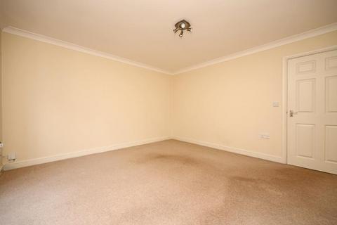 2 bedroom apartment to rent, Limewood Grove, Newcastle ST5