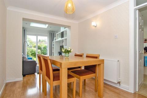 18 Terry Close, Lichfield, WS13 7EJ