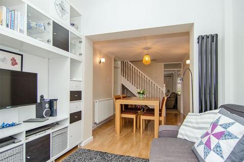 18 Terry Close, Lichfield, WS13 7EJ