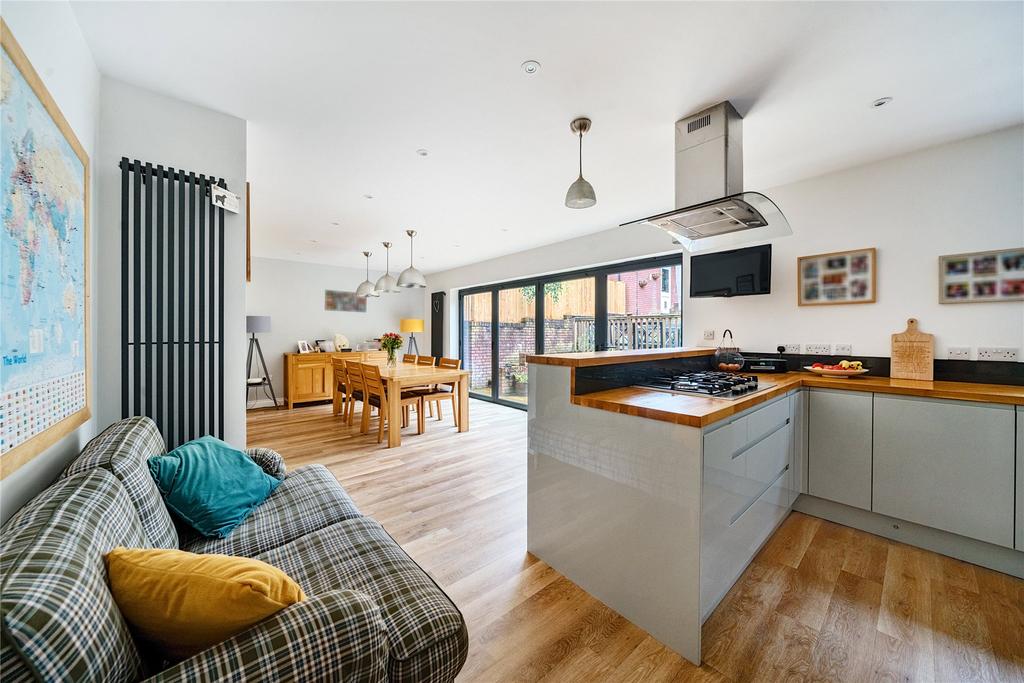 Kitchen/Dining Room