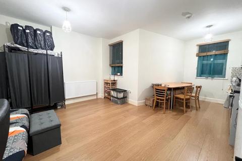 1 bedroom apartment to rent, London E1