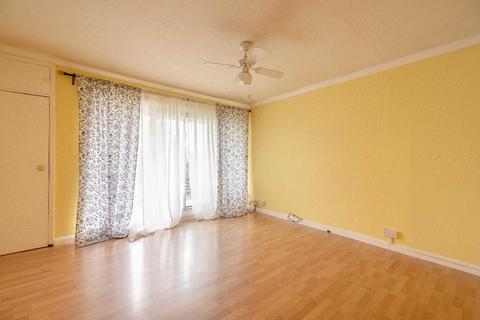 1 bedroom flat for sale, Rokesby Road, Slough, SL2 2EE