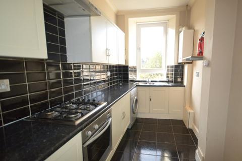 2 bedroom flat to rent, Meadowpark Street, Dennistoun, GLASGOW, G31