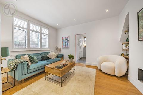 18 Abbey Road, London, SW19 2LZ