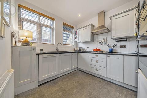 18 Abbey Road, London, SW19 2LZ