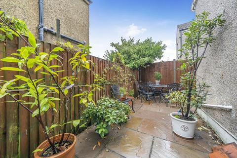 18 Abbey Road, London, SW19 2LZ
