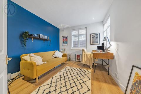 18 Abbey Road, London, SW19 2LZ
