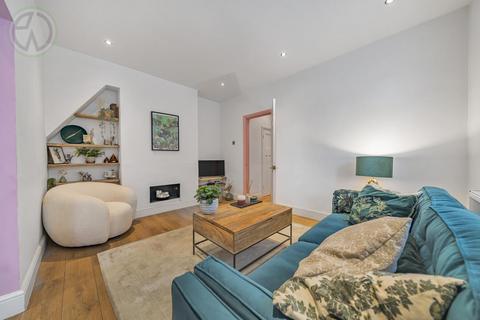 18 Abbey Road, London, SW19 2LZ