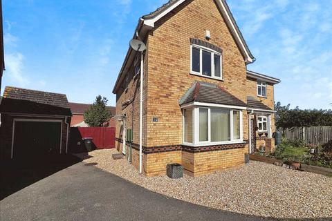 3 bedroom semi-detached house for sale, Chestnut Close, Metheringham