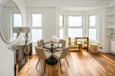 3 bedroom duplex to rent, Burrows Rd, London NW10