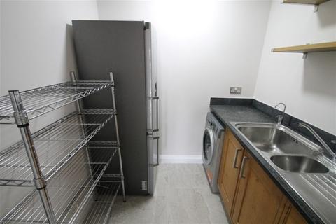 3 bedroom semi-detached house to rent, Wanstead E11