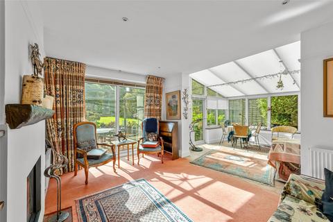17 Godstone Road, Oxted, RH8 9JS