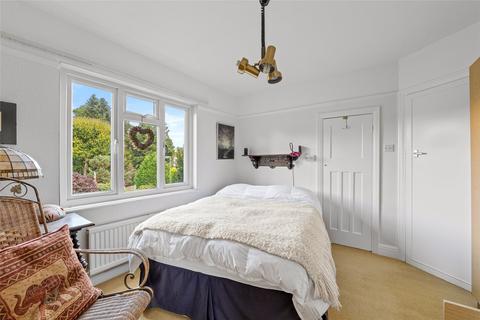 17 Godstone Road, Oxted, RH8 9JS