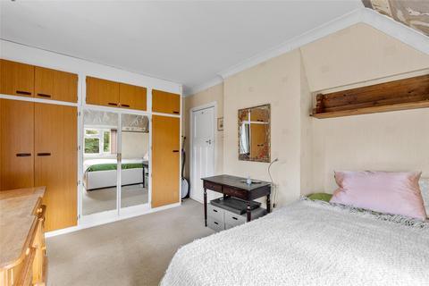 17 Godstone Road, Oxted, RH8 9JS