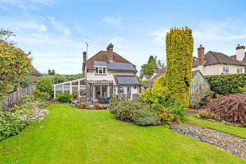 17 Godstone Road, Oxted, RH8 9JS