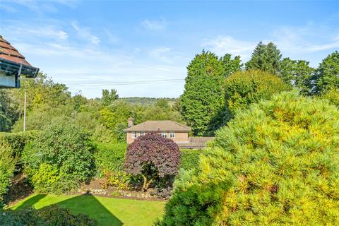 17 Godstone Road, Oxted, RH8 9JS