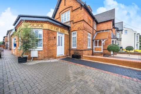 1 bedroom semi-detached house for sale, Brook Street, Berkshire RG10