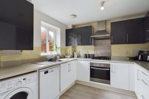 2 bedroom semi-detached house for sale, Darwin Avenue, Kent DA1