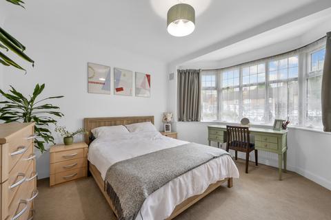 1 bedroom apartment for sale, Aboyne Drive, Raynes Park SW20