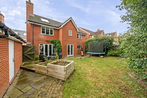 4 bedroom detached house for sale, Garrett Road, Dunmow CM6