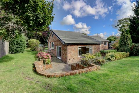 4 bedroom bungalow for sale, Main Road, High Wycombe HP14