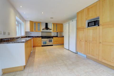 4 bedroom bungalow for sale, Main Road, High Wycombe HP14