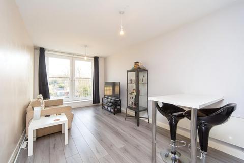 2 bedroom apartment for sale, Hollands Road, Cheshire CW9