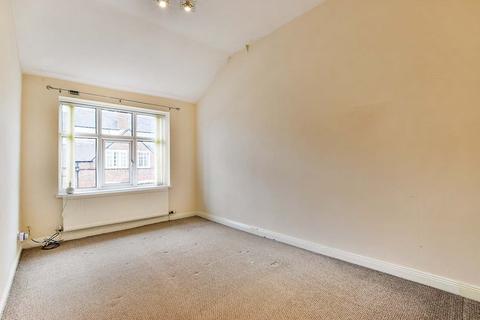 3 bedroom terraced house to rent, Place Road, Altrincham WA14