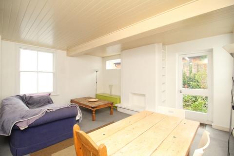 3 bedroom semi-detached house to rent, Middle Hill, Surrey TW20