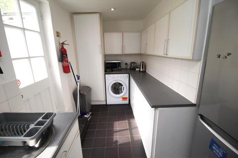 3 bedroom semi-detached house to rent, Middle Hill, Surrey TW20