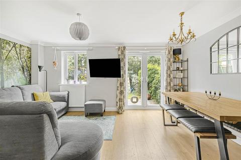 50 Bourneys Manor Close, Willingham, Cambridge, CB24 5GX