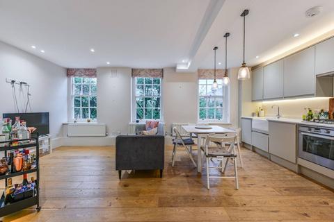 2 bedroom flat for sale, Archer House, Vicarage Crescent, Battersea Square, London, SW11