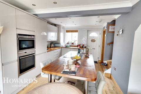 34 Anchor Way, Carlton Colville, Lowestoft, NR33 8GR