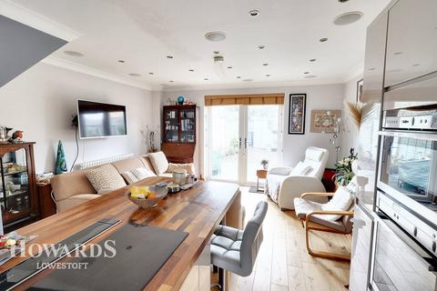 34 Anchor Way, Carlton Colville, Lowestoft, NR33 8GR