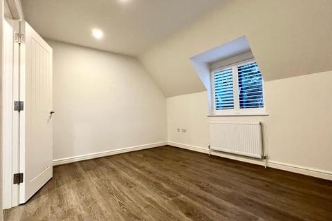 2 bedroom end of terrace house to rent, Warley Street, Great Warley, Brentwood, Essex, CM13 3LB